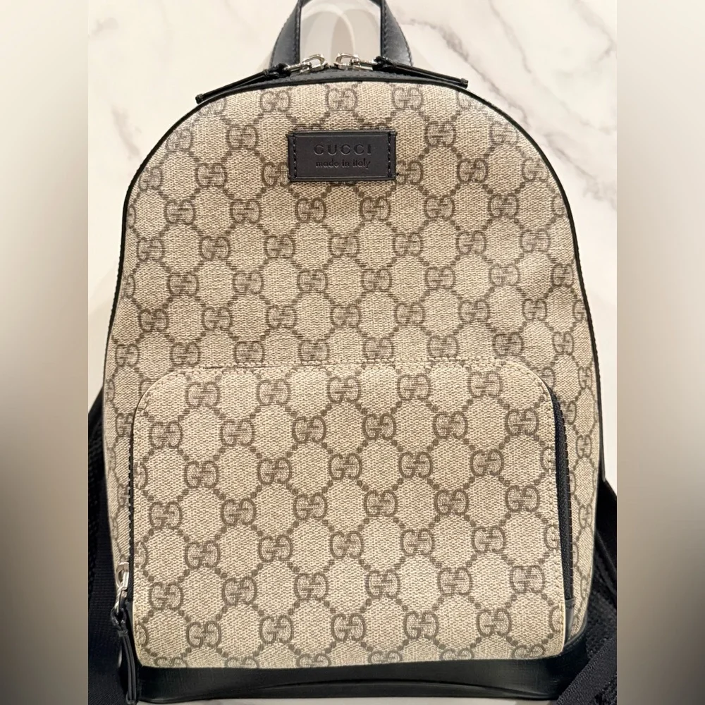 Gucci GG Supreme Small Backpack - Picture 3 of 16